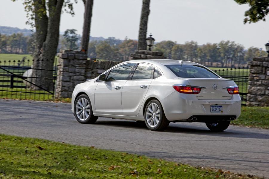  Buick Verano Turbo 2015 года  (фото 8 из 10)